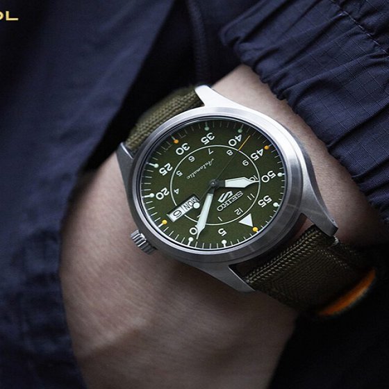 SEIKO 5 SRPH29K1